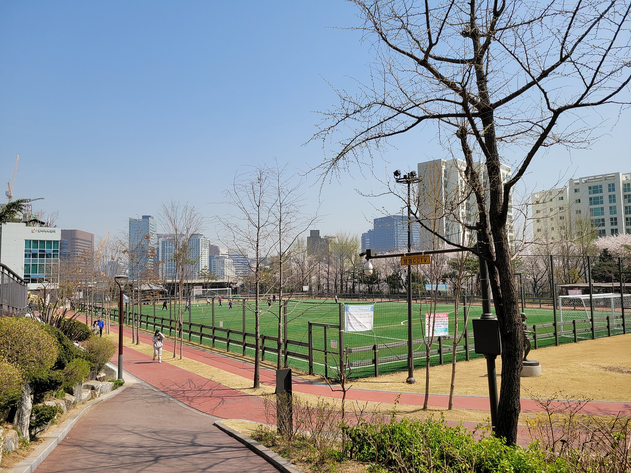 表现备受关 表现备受关